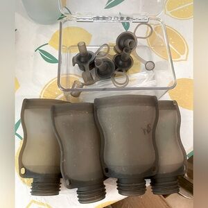 Set of 4 Haakaa reusable silicon squeeze pouches EUC